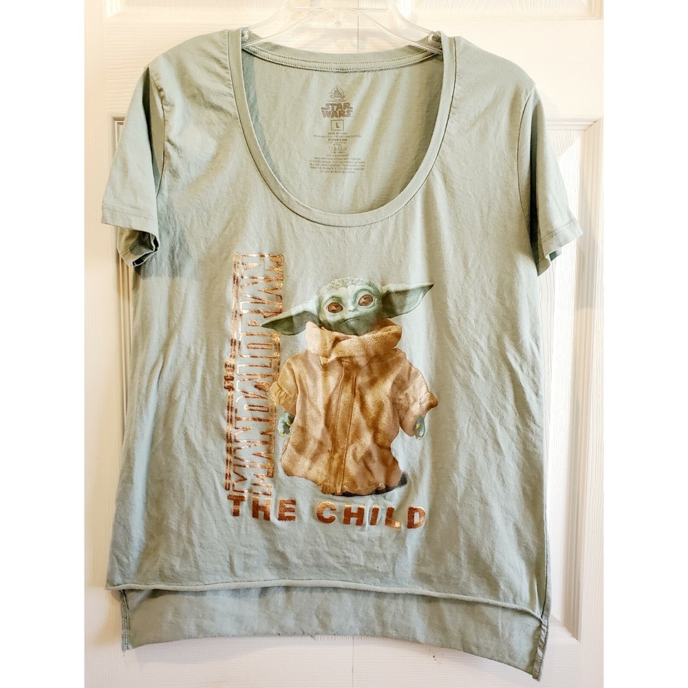 Women's Disney's Star Wars Mandalorian Baby Yoda The Child Sage Green Tee Size L